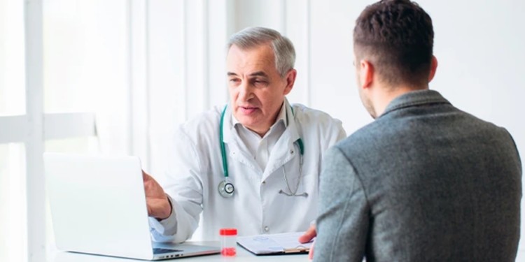 SINTOMATOLOGÍA. Las personas deben estar alertas a los síntomas, especialmente el sangrado en la orina.