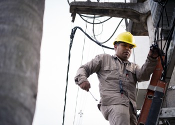 Passalacqua inauguró las luces en el puente Yabebiry con fondos provinciales: “Hay veces que la Nación se olvida de nosotros”