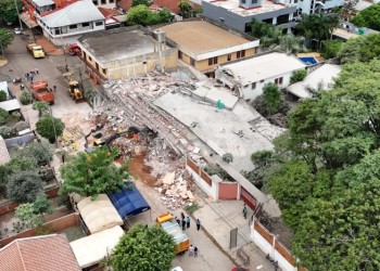 En la feria lloran a las víctimas del derrumbe
