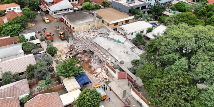 DESASTRE. Ahora son muchos los curiosos que se acercan a la zona.