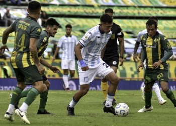 Racing ganó en Mardel y se metió en zona de playoffs