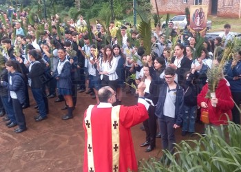 Feligreses de Apóstoles se reunieron para la bendición de ramos