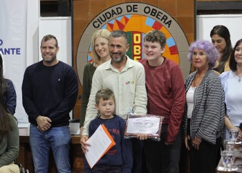 El profesor Lucas Vogel fue distinguido por su labor