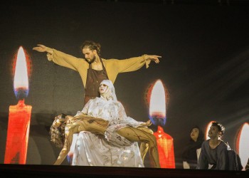 Miles de turistas colman Alem durante esta Semana Santa