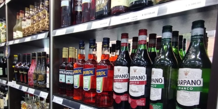 SIN SANCIONES. Mayoristas y distribuidores ya no deberán controlar a sus clientes, se evitarán sanciones y retenciones de mercadería.