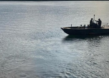 Familia intentó cruzar en canoa desde Misiones a Paraguay pero la embarcación se hundió: hay dos desaparecidos