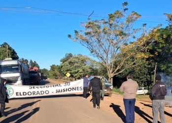 Municipales de Irigoyen cortan la ruta 14 en reclamo de mejoras salariales