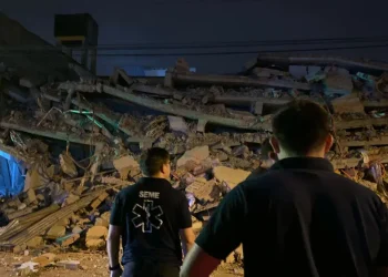 Angustia en Encarnación: se derrumbó un edificio en construcción e investigan si hay personas atrapadas entre los escombros