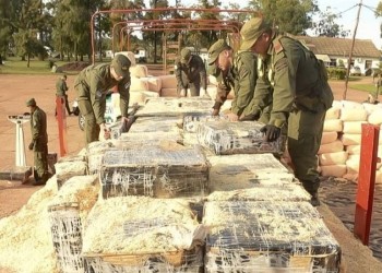 Salió de Misiones con tres toneladas de drogas en un camión y lo atraparon en Corrientes