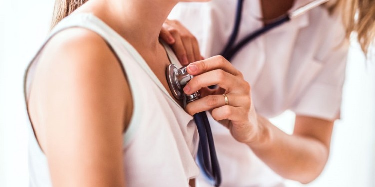 PREVENCIÓN. Un diagnóstico temprano es clave en la salud cardiovascular femenina.