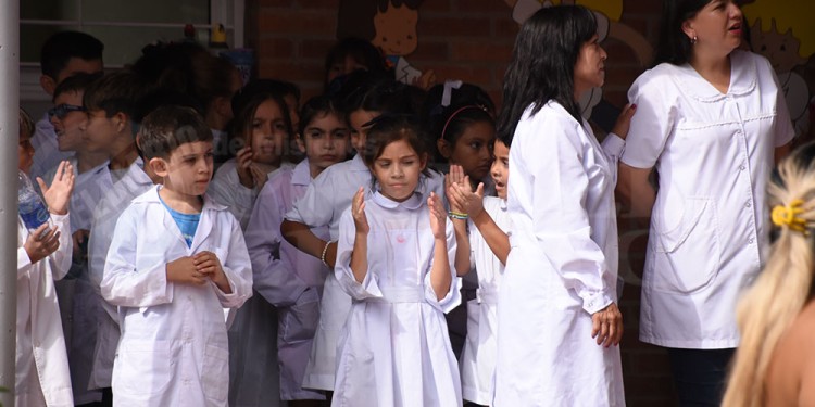 ESPERANZA.  Pese a malas condiciones socioeconómicas, las escuelas con liderazgo estable y ambiente escolar positivo logran mejores resultados.