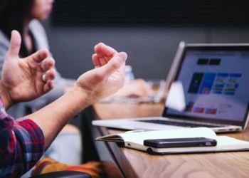 La IA y el futuro del trabajo: “Los puestos donde no tenés que pensar son los que están en jaque”