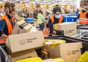 Duro revés para Camioneros: trabajadores de Mercado Libre seguirán como estaban