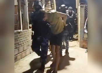 Embistió a un policía y huyó, pero no llegó lejos