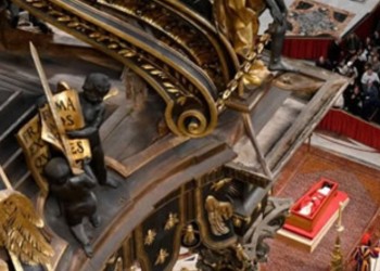 Cerraron el féretro del papa Francisco