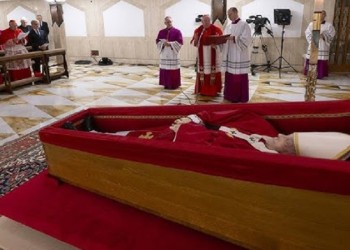 Cómo se conserva el cuerpo del papa Francisco durante tantos días
