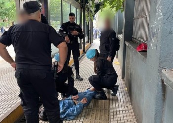 Una pareja intentó robar en un edificio pero fue detenida tras ser captada por las cámaras