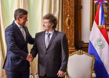 Milei se reunirá este mediodía con Santiado Peña en Paraguay