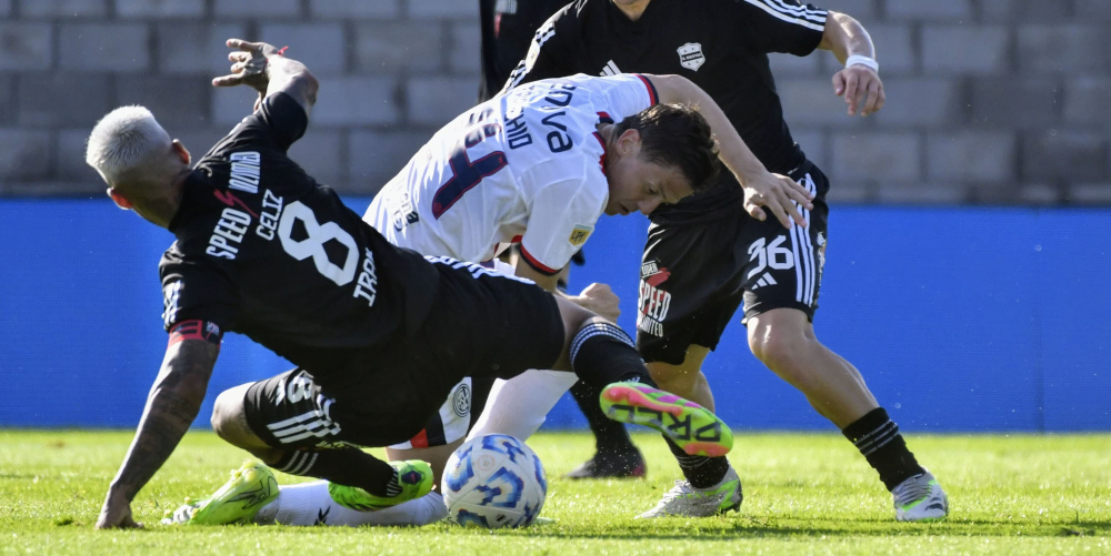 Aburrieron a todos: San Lorenzo no pasó del empate ante Riestra ...