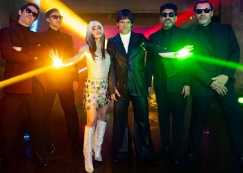 Turf grabó “Loco un poco” junto a Lali