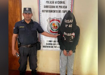 Fue a visitar a su novia a la comisaría y también terminó preso