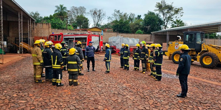 EXPECTANTES. Los bomberos voluntarios de Misiones esperan el dinero que debe distribuir la Nación y que proviene del aporte de las aseguradoras. (Gentileza FMBV)