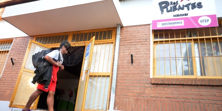 ABORDAJE INTEGRAL. A través de talleres formativos, capacitación laboral, revinculación familiar y reinserción social.