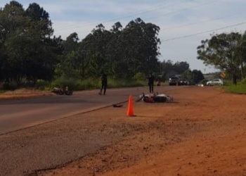 Choque entre motocicletas dejó a una mujer con graves lesiones