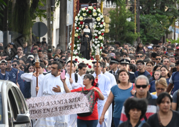 Una multitud caminó para honrar a la patrona de las causas imposibles