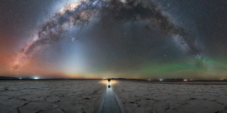 La Vía Láctea vista desde las Salinas Grandes, Jujuy.
