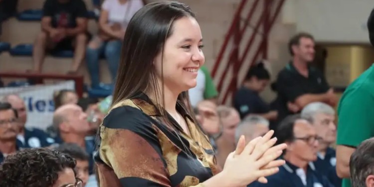 FUNCIONARIA. Ornella actualmente integra el gabinete de “Pipo” Durán y competirá por una banca en el Concejo.