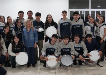 La Estudiantina 2025 ya suena fuerte en Apóstoles: entregaron instrumentos a colegios