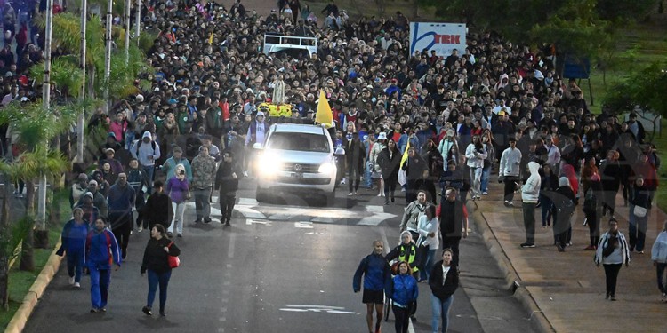 Con el corazón lleno de fe: jóvenes y adultos peregrinaron al Santuario de Fátima
