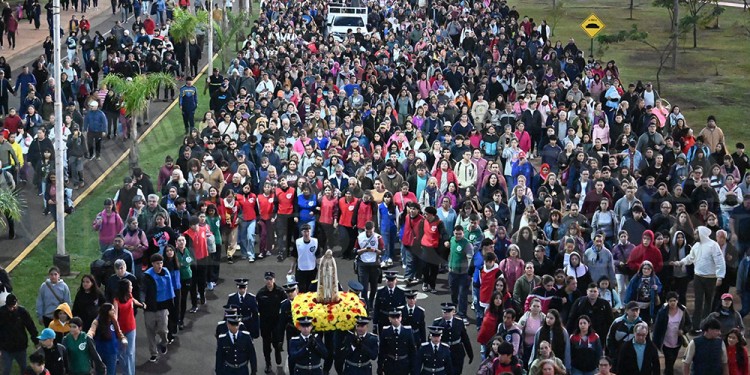 Con el corazón lleno de fe: jóvenes y adultos peregrinaron al Santuario de Fátima