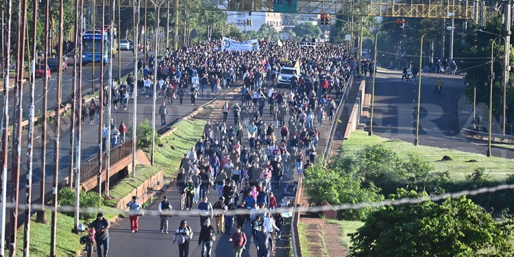 Con el corazón lleno de fe: jóvenes y adultos peregrinaron al Santuario de Fátima