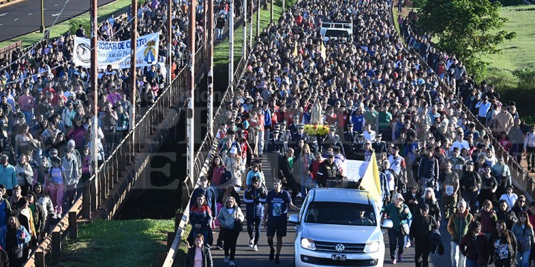 Con el corazón lleno de fe: jóvenes y adultos peregrinaron al Santuario de Fátima