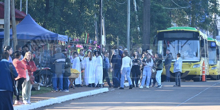 Con el corazón lleno de fe: jóvenes y adultos peregrinaron al Santuario de Fátima