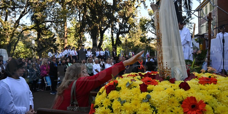 Con el corazón lleno de fe: jóvenes y adultos peregrinaron al Santuario de Fátima