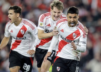 River venció a Barracas y avanzó a cuartos de final del Torneo Apertura