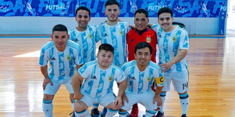 CELESTE Y BLANCO. El equipo argentino, campeón de todo, visitará la provincia.