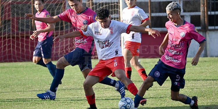 PARIDAD. Huracán y Estudio Galeano no se sacaron ventajas en Villa Sarita.