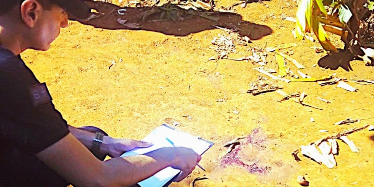 LA SIGUIÓ Y LA ATACÓ. El lugar donde fue hallada la víctima, con casi 30 lesiones punzocortantes en distintas partes de su cuerpo.