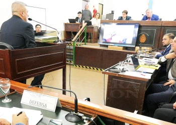 “Pese a las cadenas invisibles que me atan, quiero seguir trabajando en la Aduana”