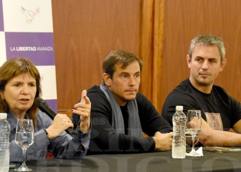 Nación analiza trasladar el control migratorio de Iguazú más cerca del aeropuerto