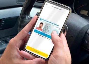 “La licencia digital es la obligatoria y la alternativa es la física”