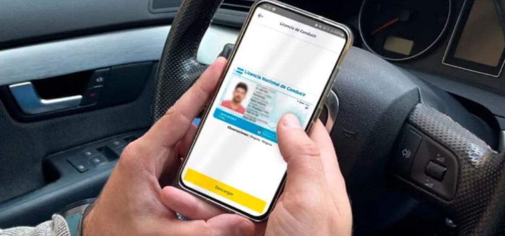 “La licencia digital es la obligatoria y la alternativa es la física”
