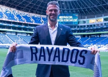 El entrenador argentino Martín Demichelis fue despedido de Rayados de Monterrey