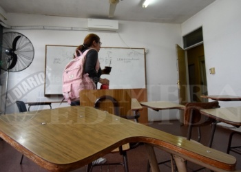 Trabajadores de salud y educación en lucha: distintos paros pero reclamos similares