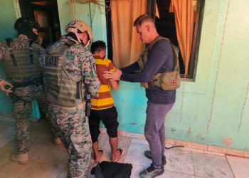 Violó la perimetral de su expareja, se atrincheró y amenazó con prender fuego la casa