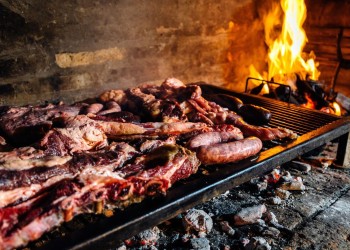 Cuatreros hicieron el asado del 1º de mayo con un novillo robado a un colono